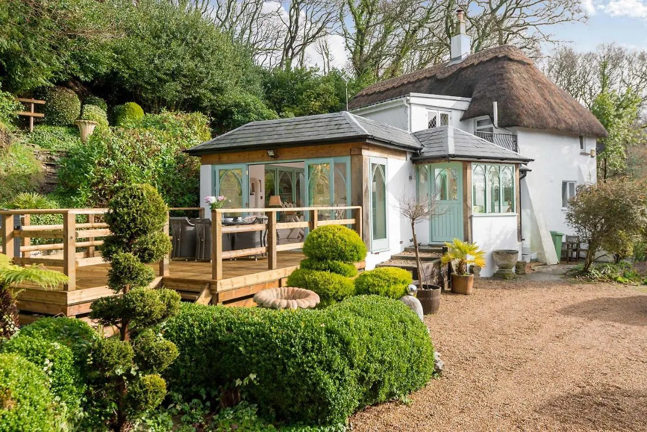 Holiday home Forest Drove Cottage - Idyllic New Forest 6 Bedroom Thatched Cottage Ringwood